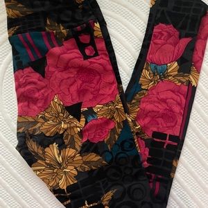 4- Lularoe Leggings